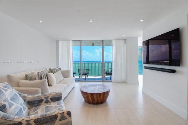 1 of 21 - 2655 Collins Ave Ph2512, Miami Beach, FL