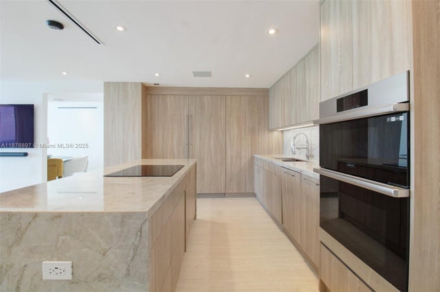 4 of 21 - 2655 Collins Ave Ph2512, Miami Beach, FL