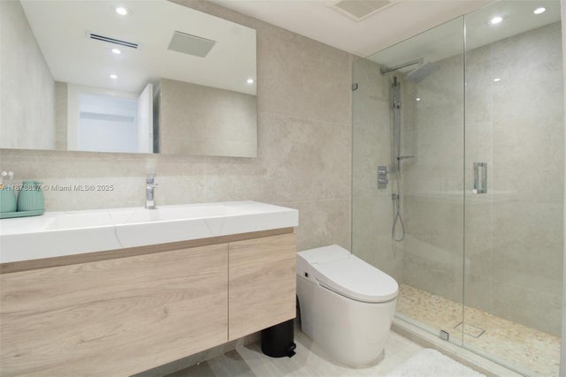 5 of 21 - 2655 Collins Ave Ph2512, Miami Beach, FL