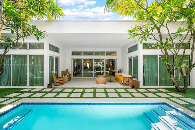 1 of 57 - 865 W 47th St, Miami Beach, FL