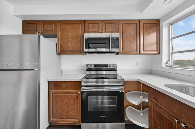 5 of 17 - 2551 Nw 41st Ave 310, Lauderhill, FL