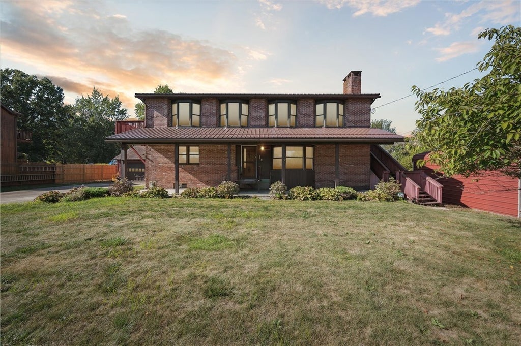 2204 Maple Drive, Manor