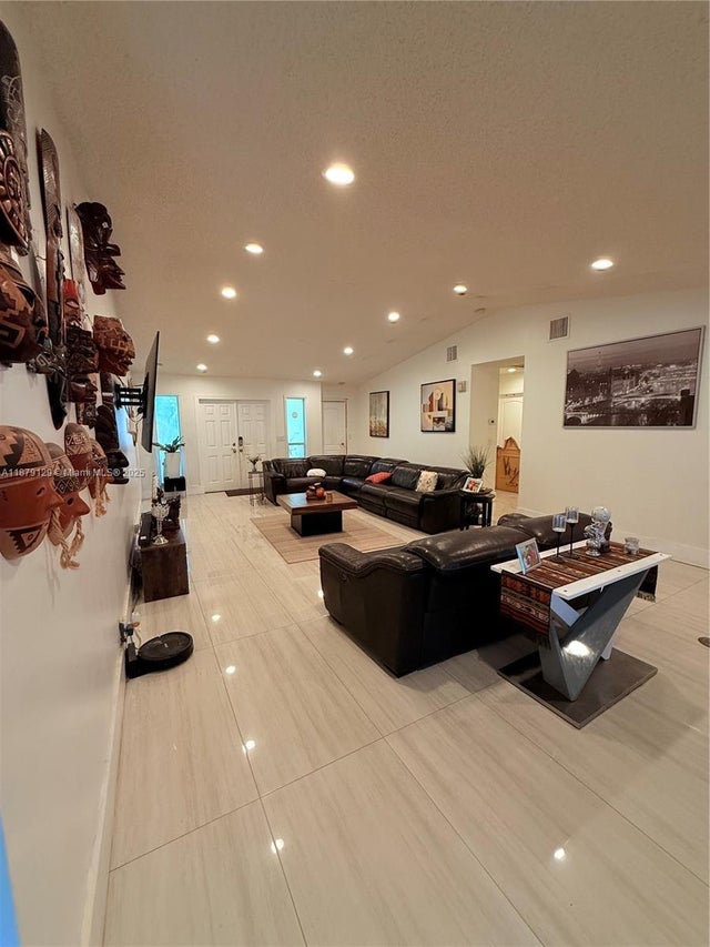 2 of 31 - 4071 Nw 115th Ave, Coral Springs, FL