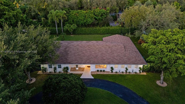 4 of 70 - 12205 Sw 69th Pl, Pinecrest, FL