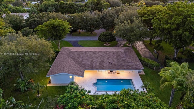 5 of 70 - 12205 Sw 69th Pl, Pinecrest, FL