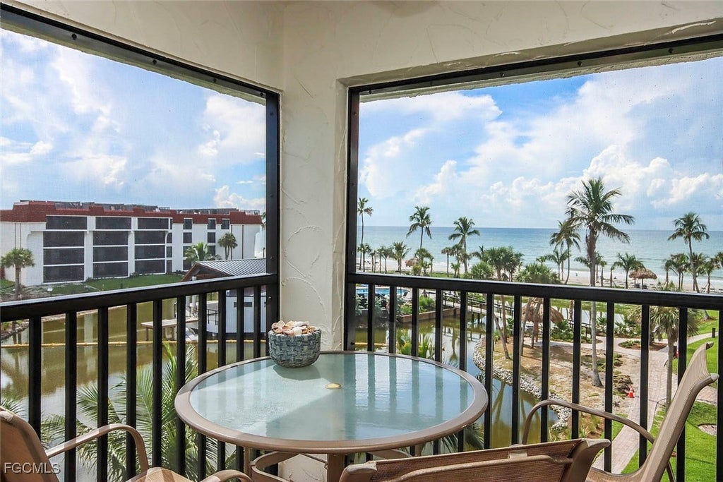 2445 W Gulf Dr B44, SANIBEL