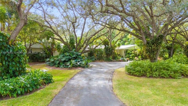 1 of 61 - 6630 Sw 102nd St, Pinecrest, FL