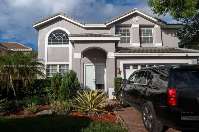 2 of 72 - 11948 Glenmore Dr, Coral Springs, FL