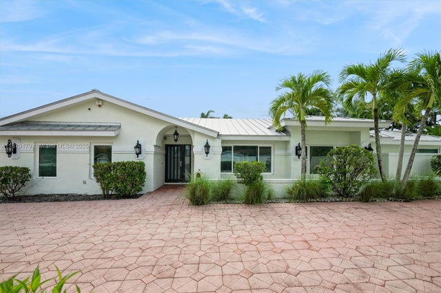 2 of 40 - 6700 Nw 28th Ter, Fort Lauderdale, FL
