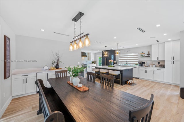 5 of 28 - 8605 Sw 162nd St, Palmetto Bay, FL