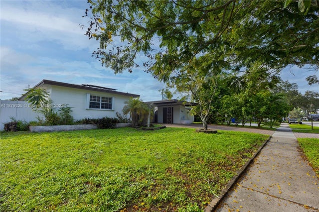 3 of 29 - 740 N 73rd Ter, Hollywood, FL