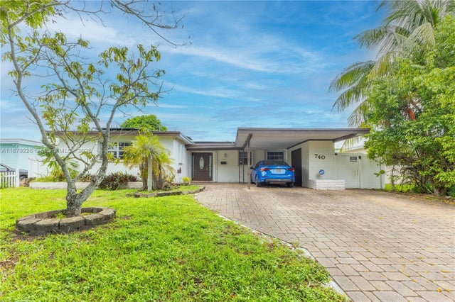 4 of 29 - 740 N 73rd Ter, Hollywood, FL