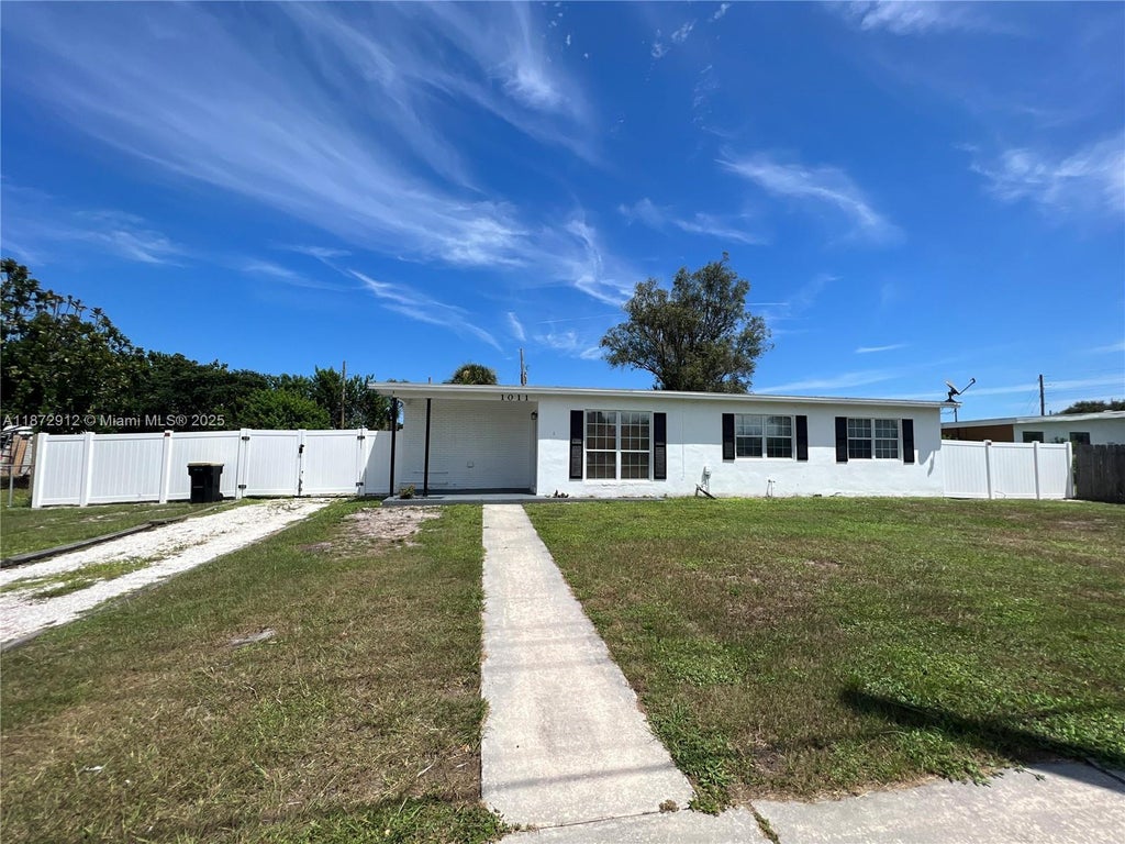 1011 Ne Bianca, Palm Bay