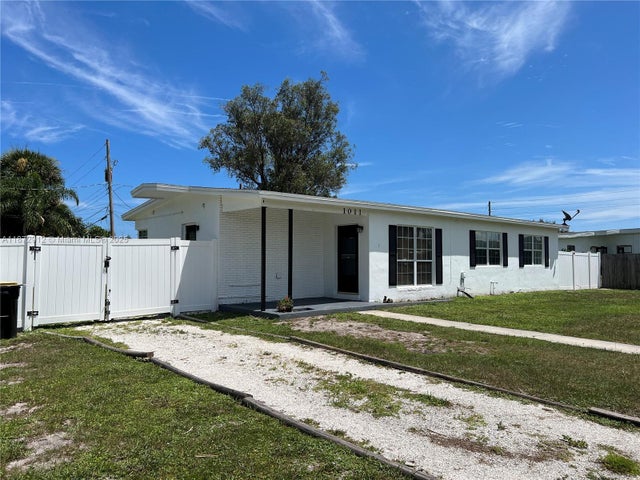 2 of 41 - 1011 Ne Bianca, Palm Bay, FL