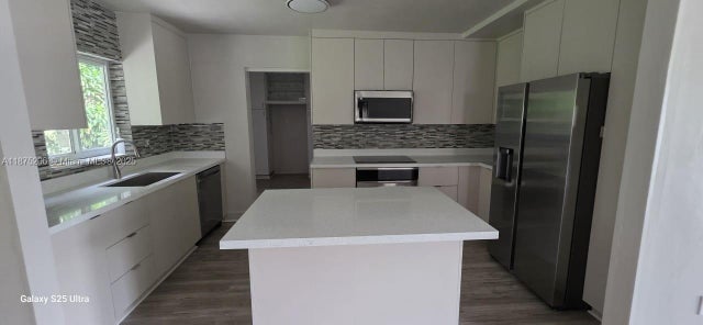 2 of 31 - 1340 Nw 133rd St, Miami, FL