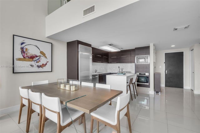4 of 38 - 900 Biscayne Blvd 1707, Miami, FL