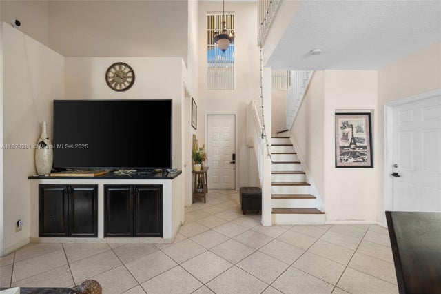 2 of 40 - 1251 Johnson Ct, Hollywood, FL