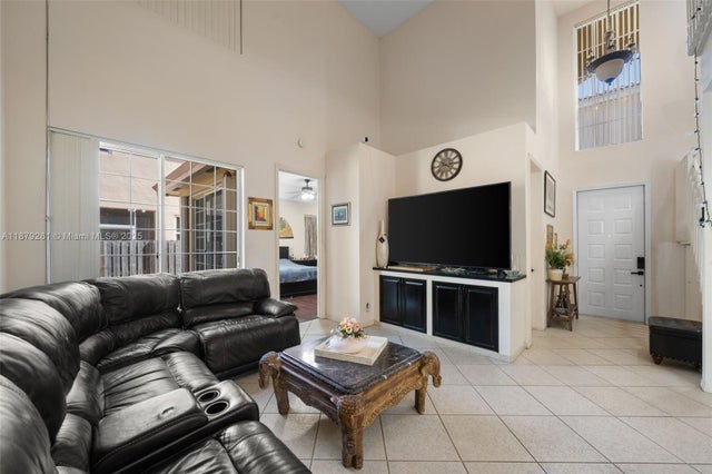 4 of 40 - 1251 Johnson Ct, Hollywood, FL