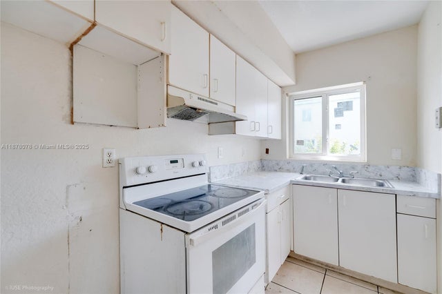 5 of 13 - 8301 Nw 5th Ave 8301, Miami, FL