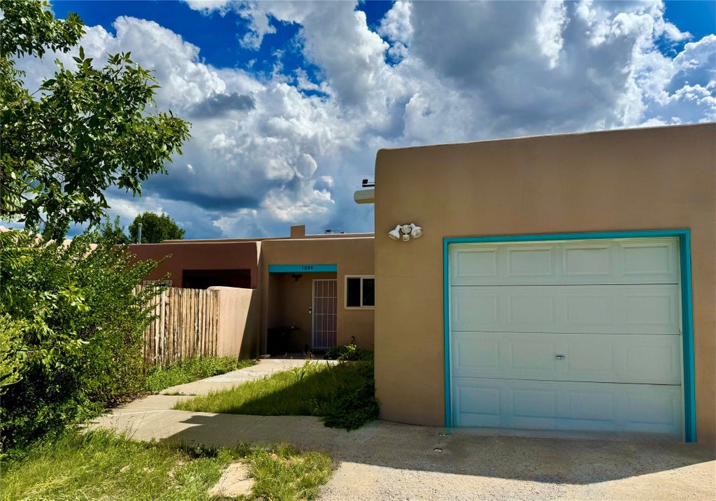 1084 Avenida Linda, Santa Fe