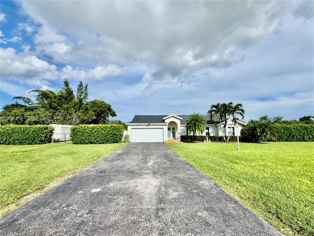 4 of 23 - 1635 Nw 15th Ter, Homestead, FL