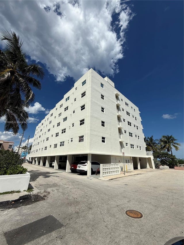 2 of 35 - 901 S Surf Rd 306, Hollywood, FL