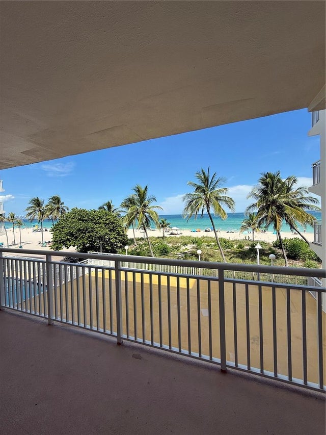 4 of 35 - 901 S Surf Rd 306, Hollywood, FL