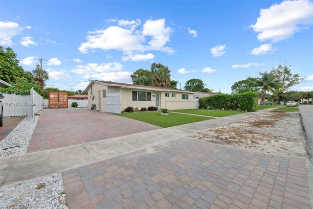 3 of 34 - 2345 Nw 182nd Ter, Miami Gardens, FL