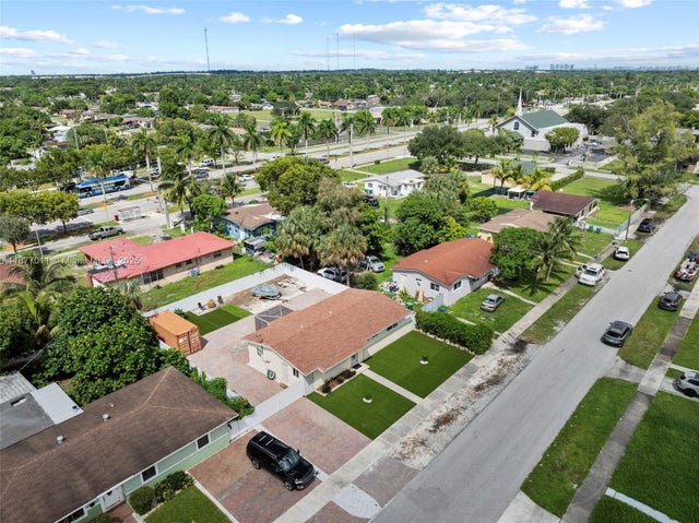 5 of 34 - 2345 Nw 182nd Ter, Miami Gardens, FL
