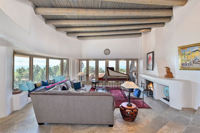 1244 N Summit, Santa Fe