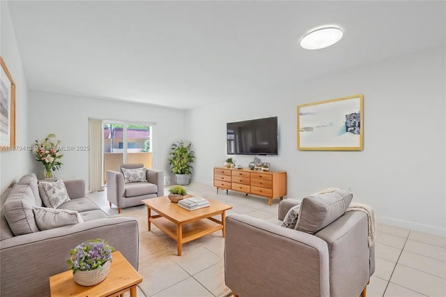 3 of 13 - 9952 Sw 88th St 9952, Miami, FL