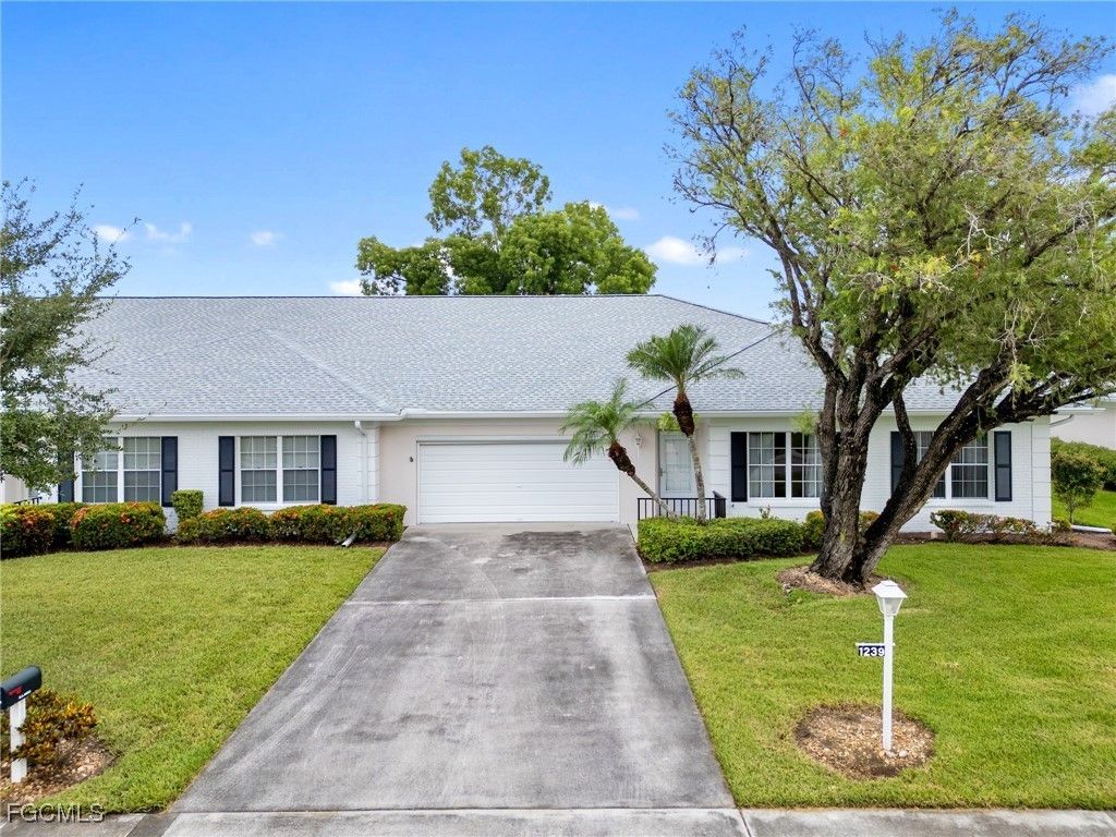 1239 Broadwater Dr, Fort Myers