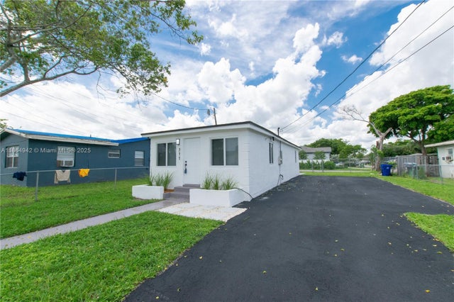 3 of 18 - 711 Nw 15th Way, Fort Lauderdale, FL