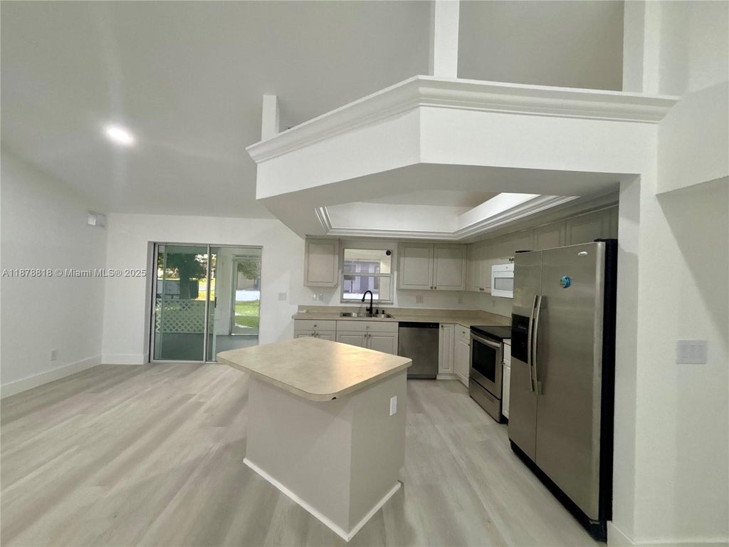 142 Sw 34th Pl, Cape Coral