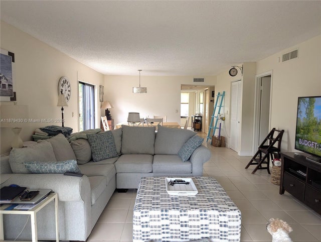 5 of 17 - 413 Lakeview Dr 104, Weston, FL