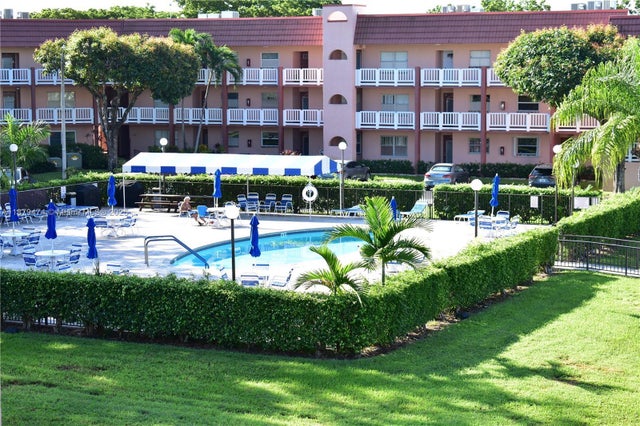 4 of 52 - 9641 Sunrise Lakes Blvd 306, Sunrise, FL