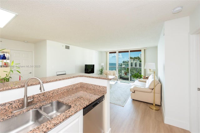 4 of 39 - 1155 Brickell Bay Dr 609, Miami, FL
