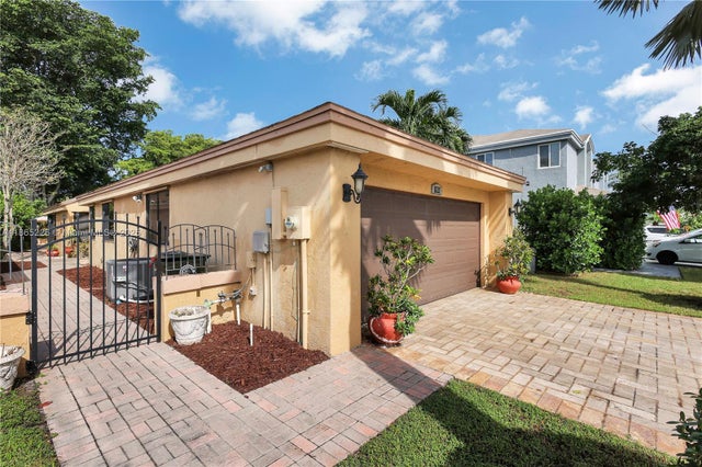 4 of 32 - 1951 Nw 35th Ter, Coconut Creek, FL