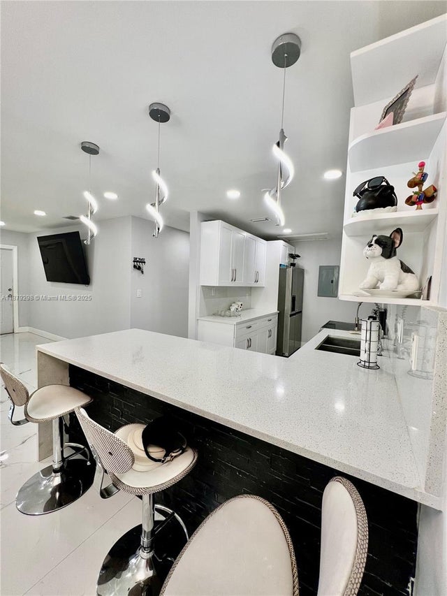 4 of 32 - 6120 Sw 15th Ct, North Lauderdale, FL