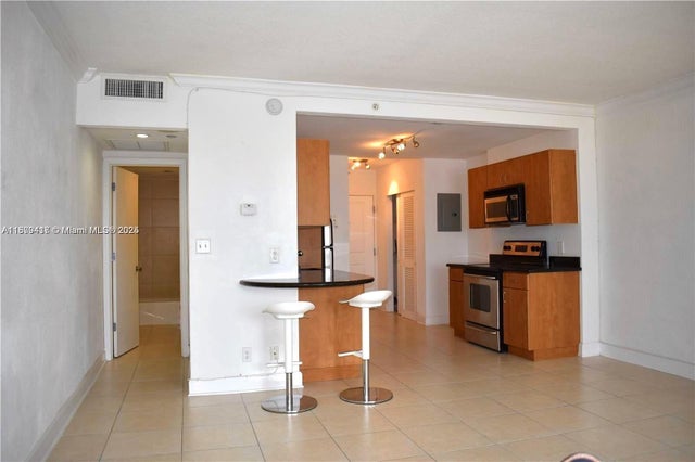 2 of 18 - 401 N 69th St 1003, Miami Beach, FL