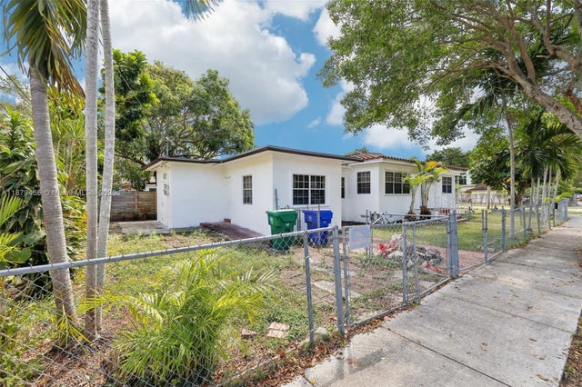 5 of 31 - 1121 Sw 36th Ave, Miami, FL