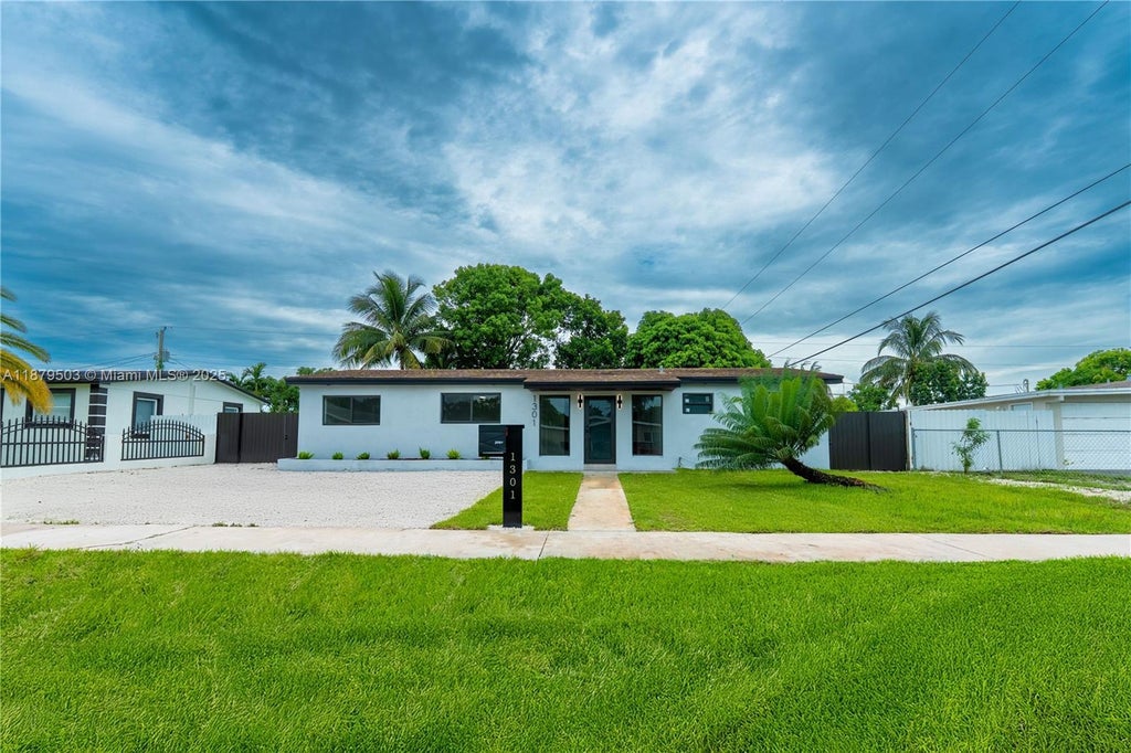 1301 Nw 176th Ter, Miami Gardens