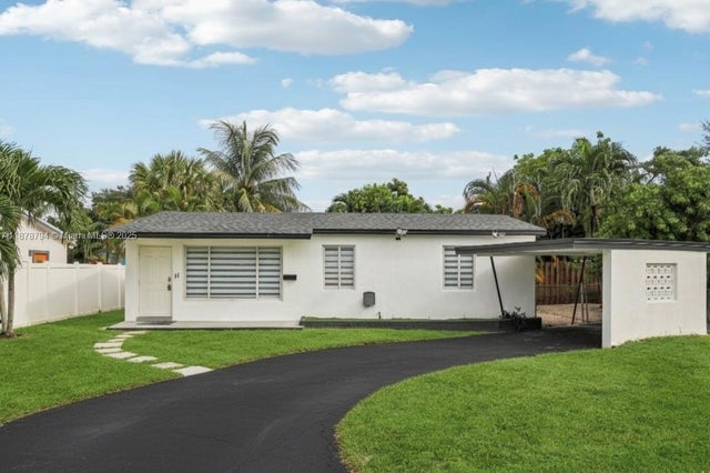 1 of 39 - 11 Ne 26th St, Wilton Manors, FL