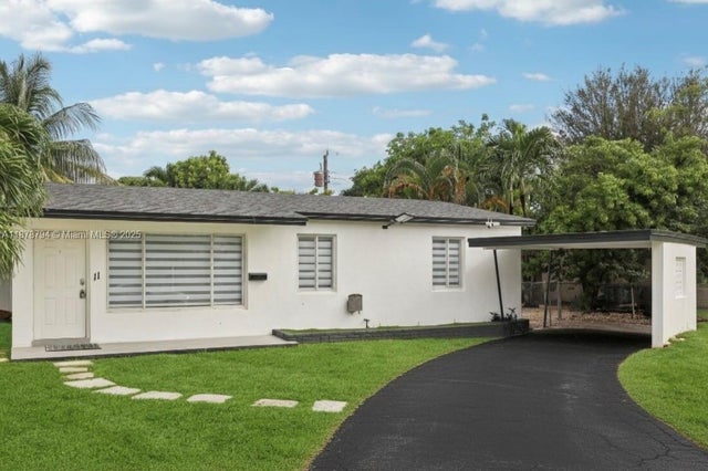 3 of 39 - 11 Ne 26th St, Wilton Manors, FL