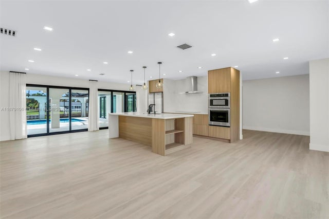 4 of 83 - 105 Sinclair St Se, Port Charlotte, FL