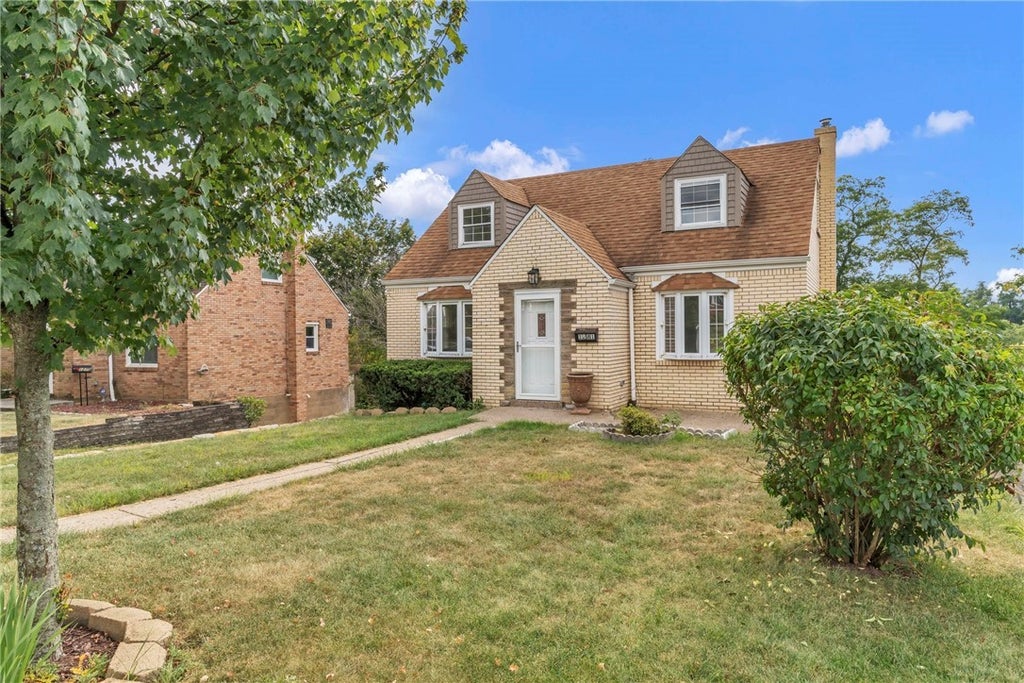 1281 Kirsopp Avenue, Banksville/Westwood