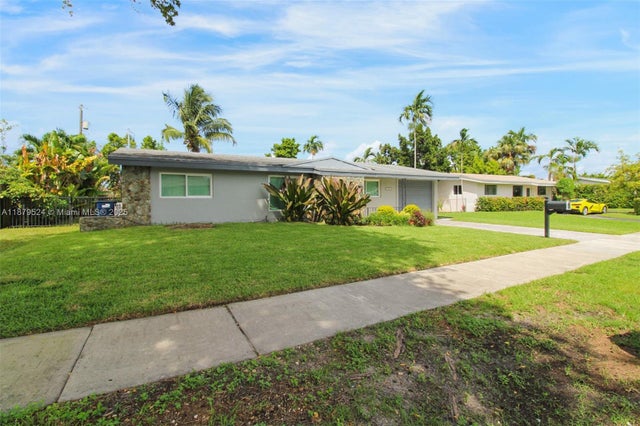 3 of 36 - 3320 Sw 92nd Ct, Miami, FL