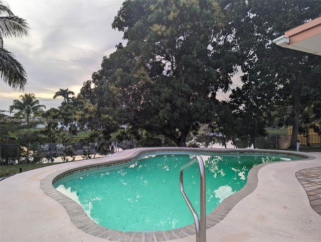 1 of 21 - 1190 Nw 92nd Ave, Pembroke Pines, FL