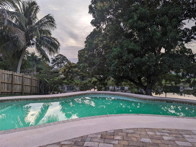 2 of 21 - 1190 Nw 92nd Ave, Pembroke Pines, FL