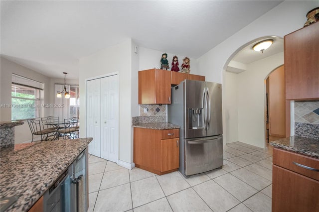 5 of 28 - 13951 Sw 152nd Ter, Miami, FL